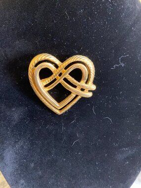 Vintage Gold Tone Heart Brooch Infinity Knot Love Pin Cottagecore Romantic